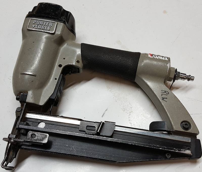 lot 5327 image: Porter-Cable FN250B 34-Inch to 2-12-Inch 16-Gauge Finish Nailer not a lot of use on this tool