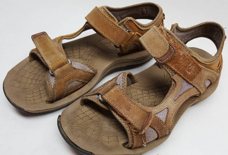 lot 6438 image: Size 10 mens walk on water sandals with a few laps left in them