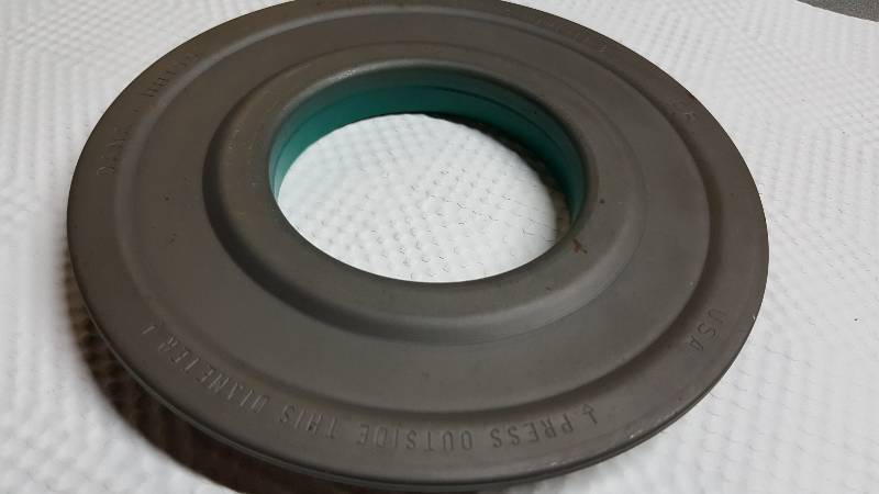 lot 6606 image: New CR  Dana HH105 International and others 2503294C1 International Pinion Seal PAI PN 436138