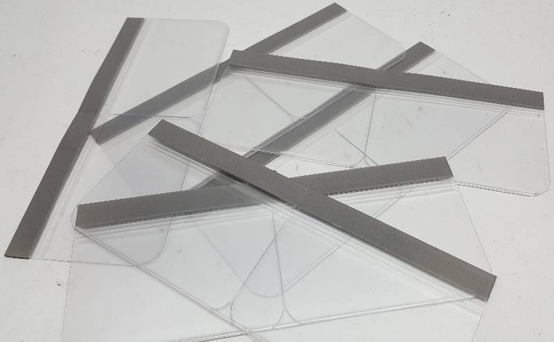 lot 7479 image: Package of 12 individual clear 2-12 X 3-12 hinged plastic tags designed to attach to pallet racks or shelves