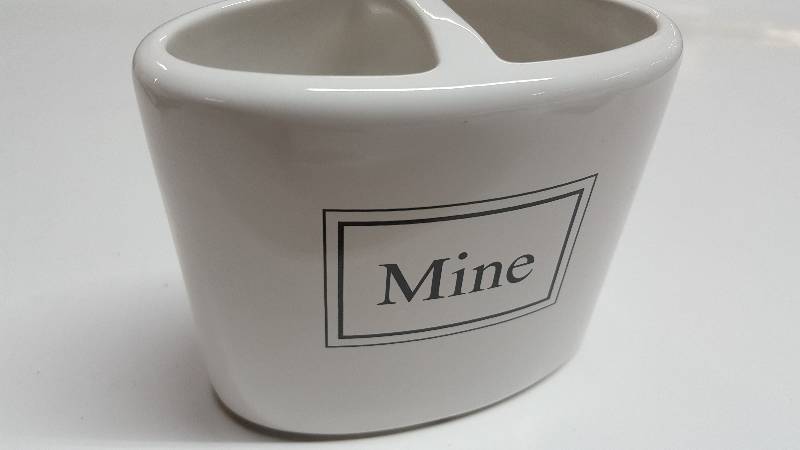 lot 5251 image: New by Mainstays Designs is this cool toothbrush holder for the Mine  Ive got mine and using it for pens and pencils on the desktop