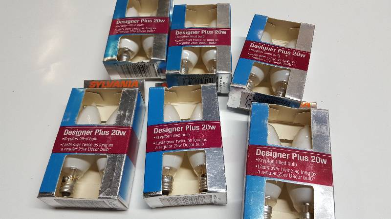 lot 5257 image: 5 packs (10 light bulbs total) of the Designer Plus 20 watt Krypton filled bulbs