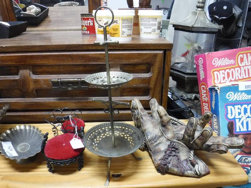 lot 3225 image: Home Decor Lot