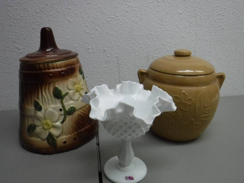 lot 3236 image: cookie jars fenton vase