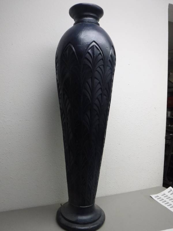lot 3239 image: Large Vase