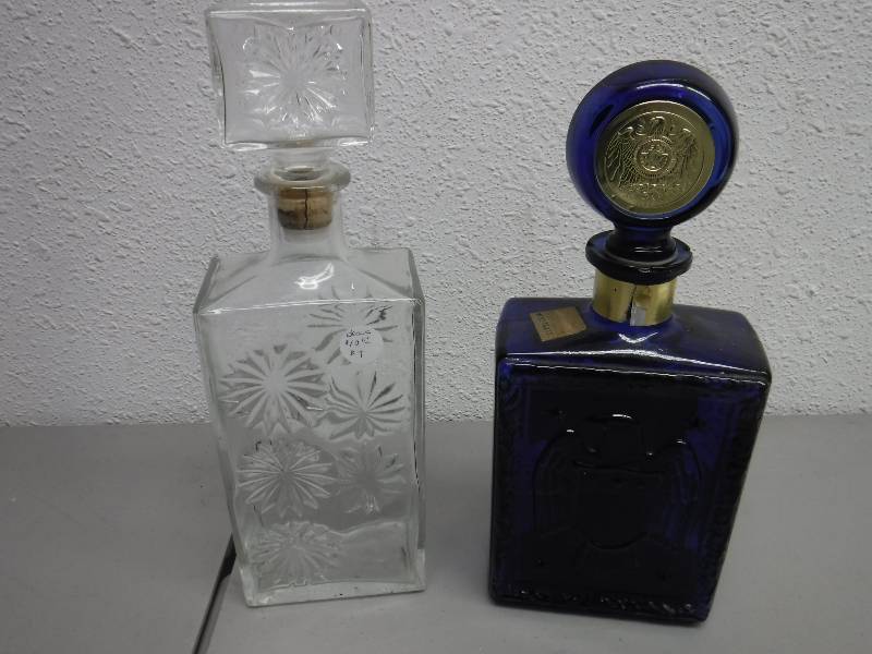 lot 3243 image: Decanters