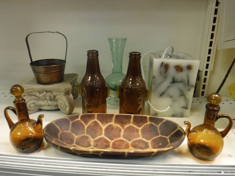 lot 3248 image: Beer Bottles, Vintage Items,