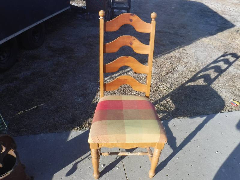 lot 3268 image: Chair