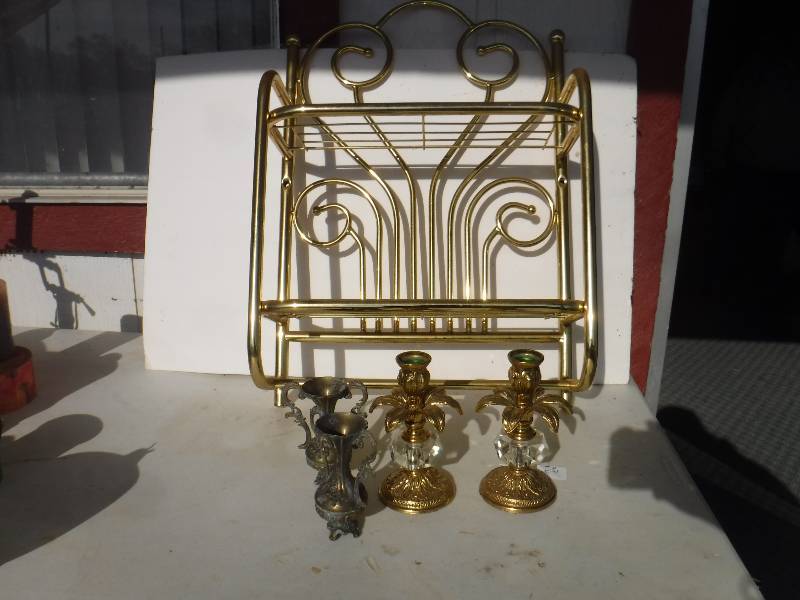 lot 3270 image: Lot of Brass