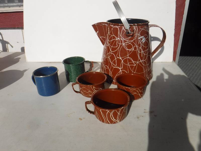 lot 3271 image: Graniteware