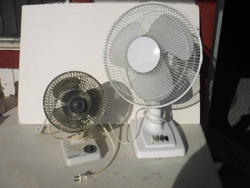 lot 3278 image: Pair of Fans