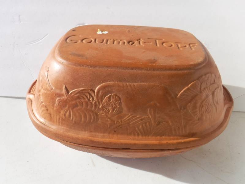 lot 3288 image: VTG GOURMET TOPF Terra Cotta Clay Pot Roaster Dutch Oven