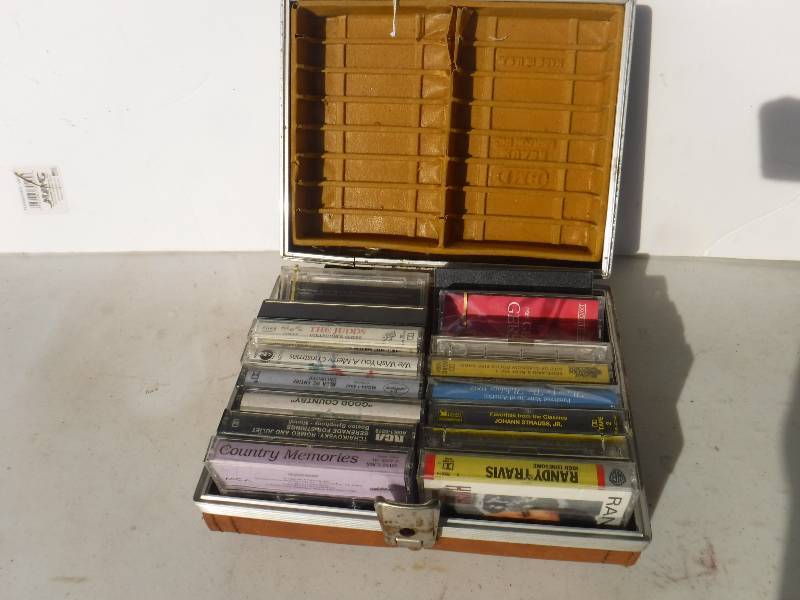 lot 3290 image: cassette tapes