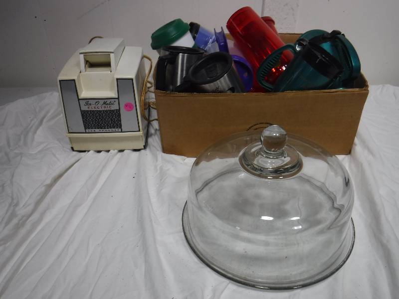 lot 3345 image: glass cake plate with lid