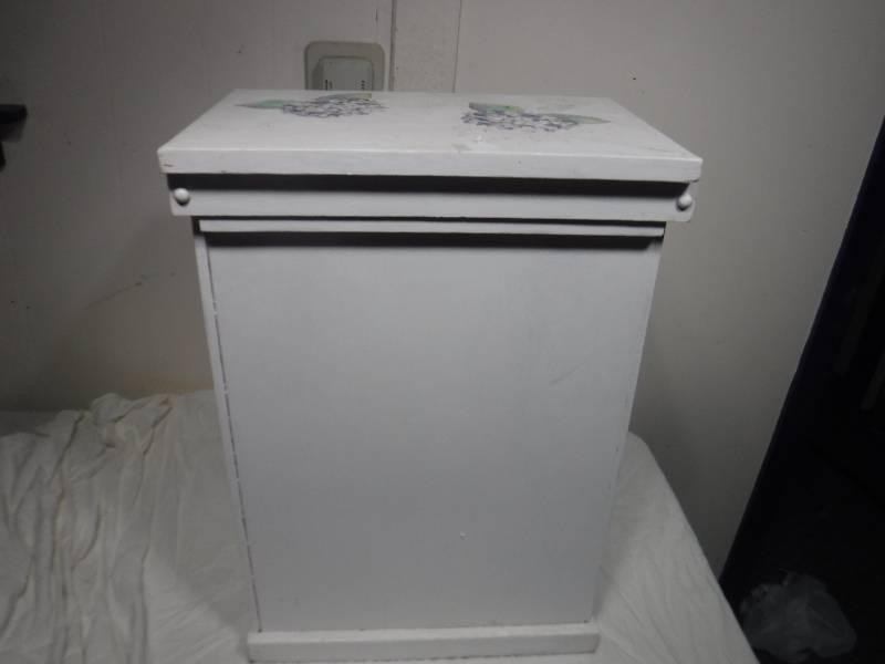 lot 3347 image: potato bin