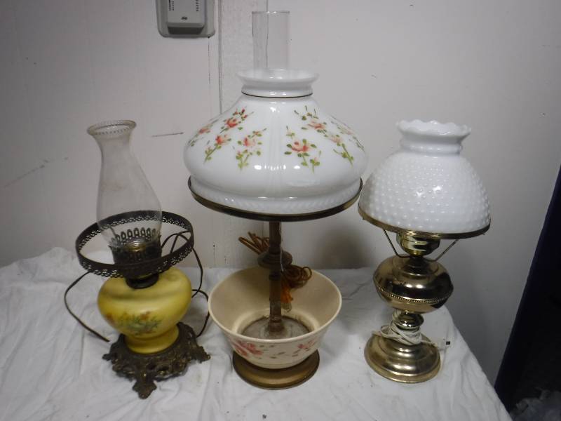 lot 3302 image: Table Lamps