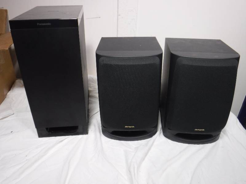 lot 3304 image: speakers