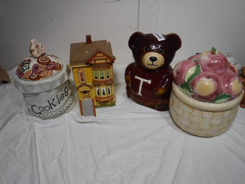 lot 3316 image: Cookie Jars