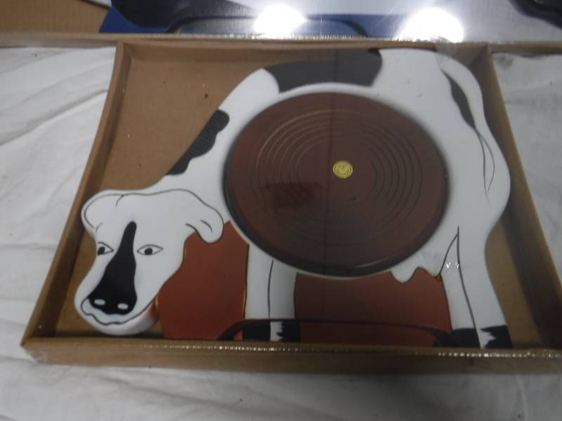 lot 3322 image: children animal bowls