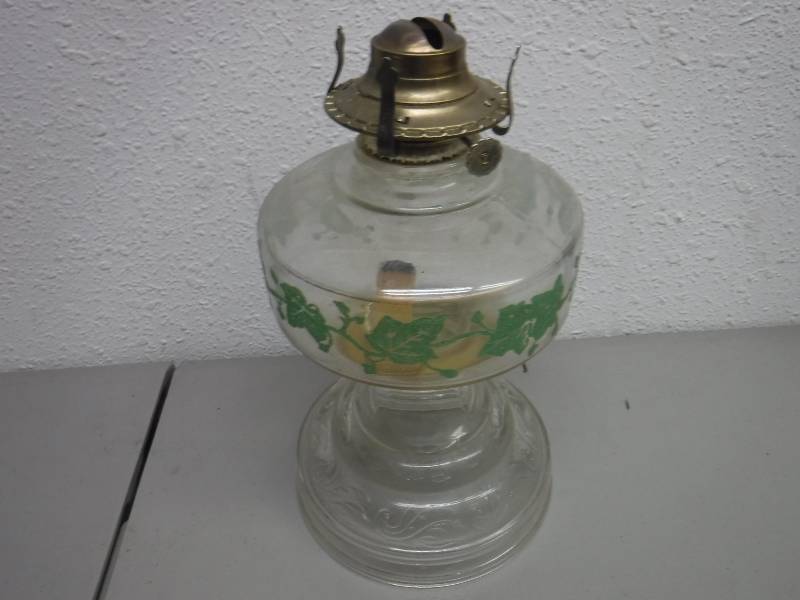 lot 3364 image: Oil Lamp