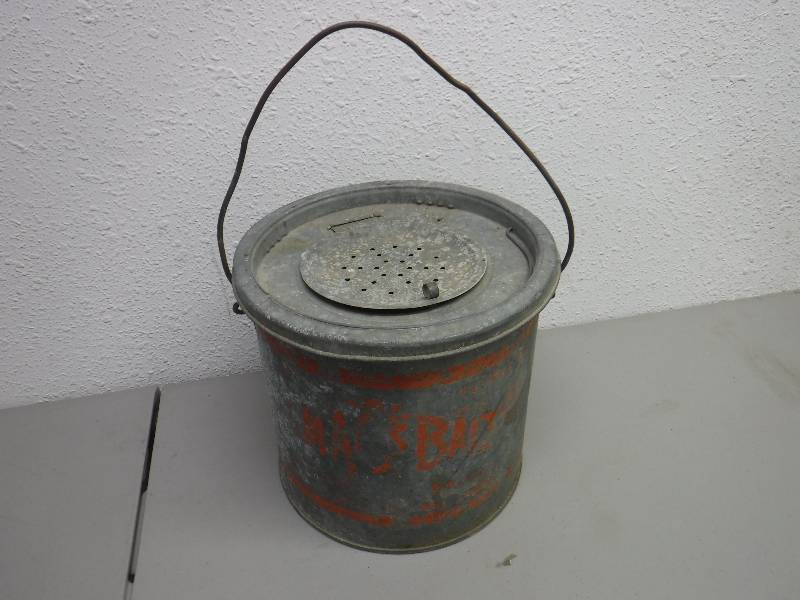 lot 3371 image: minnow bucket