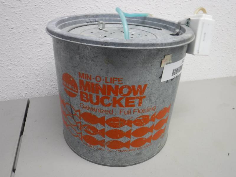 lot 3372 image: minnow bucket