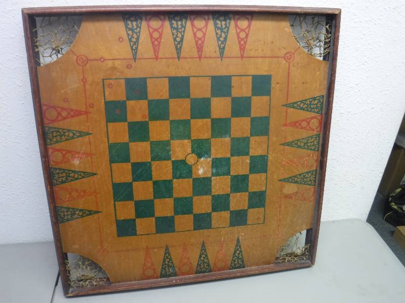 lot 3373 image: Wooden Game Board