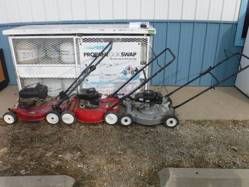 lot 3377 image: push lawn mowers