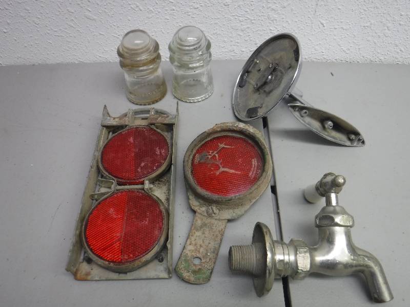 lot 3383 image: old red reflectors