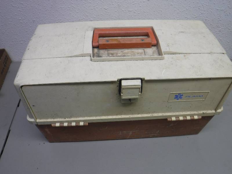 lot 3388 image: tackle box