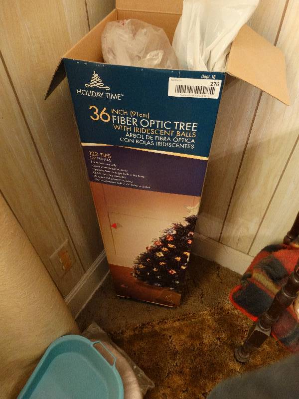lot 276 image: 36 Fiber optic Christmas tree