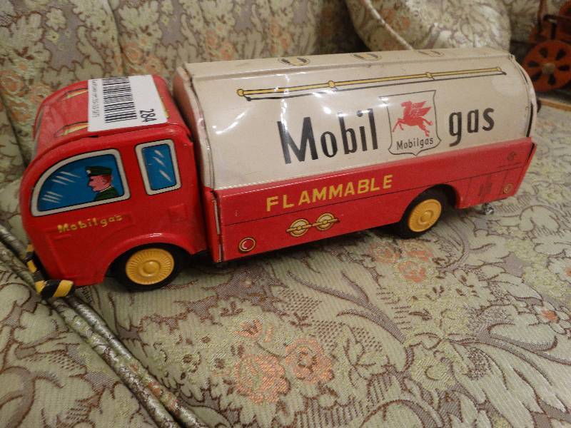 lot 284 image: Antique metal Mobil gas truck
