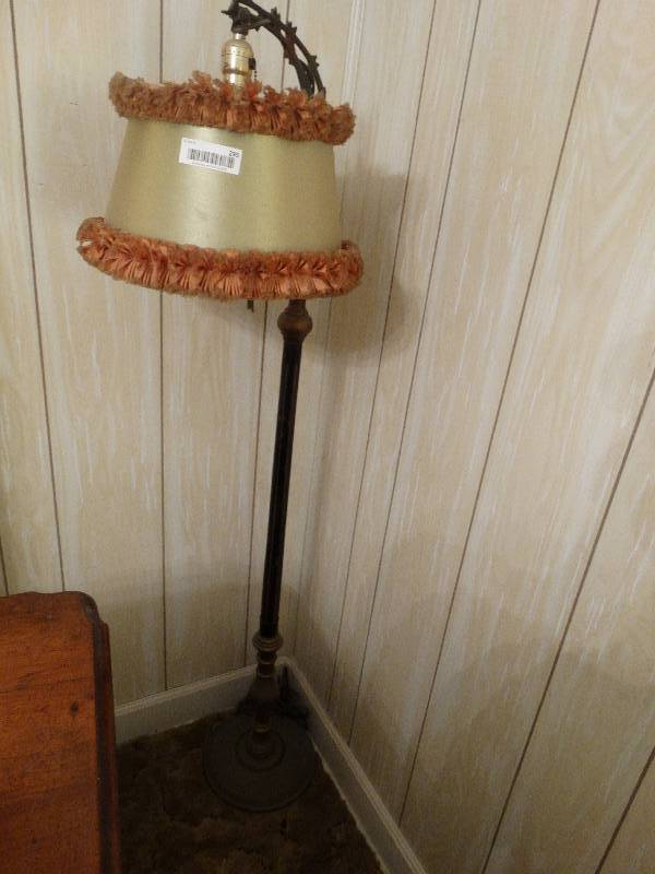 lot 295 image: Antique floor lamp w shade