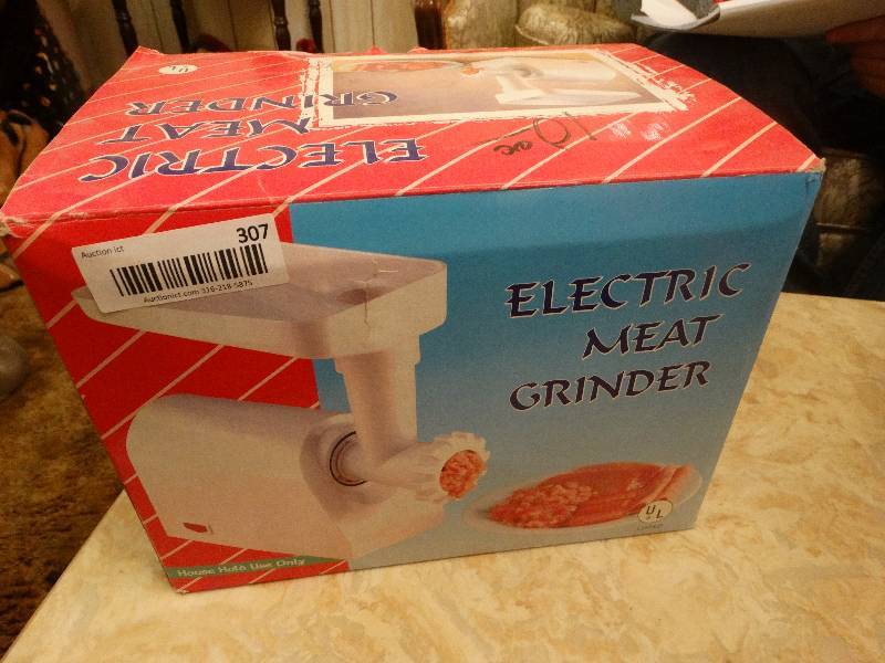 lot 307 image: Electric meat grinder in box