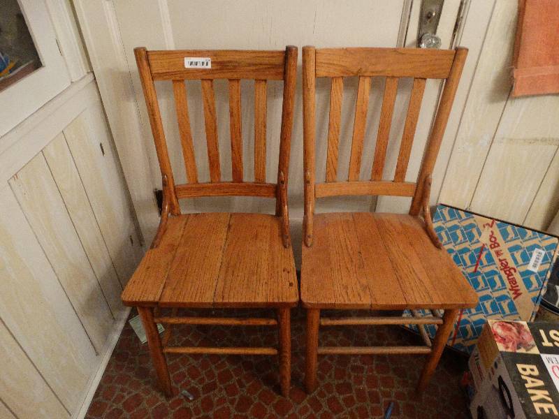 lot 314 image: 2 antique oak chairs