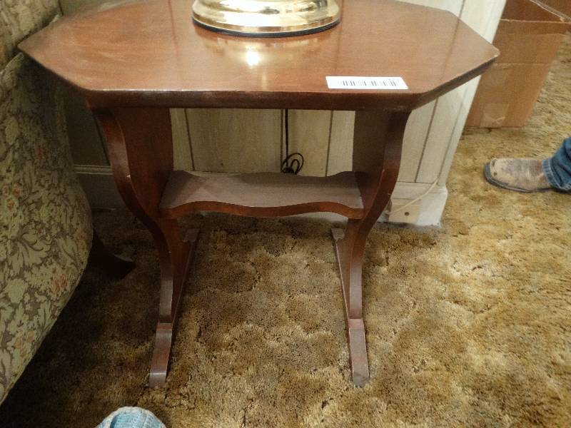 lot 321 image: Wood lamp table