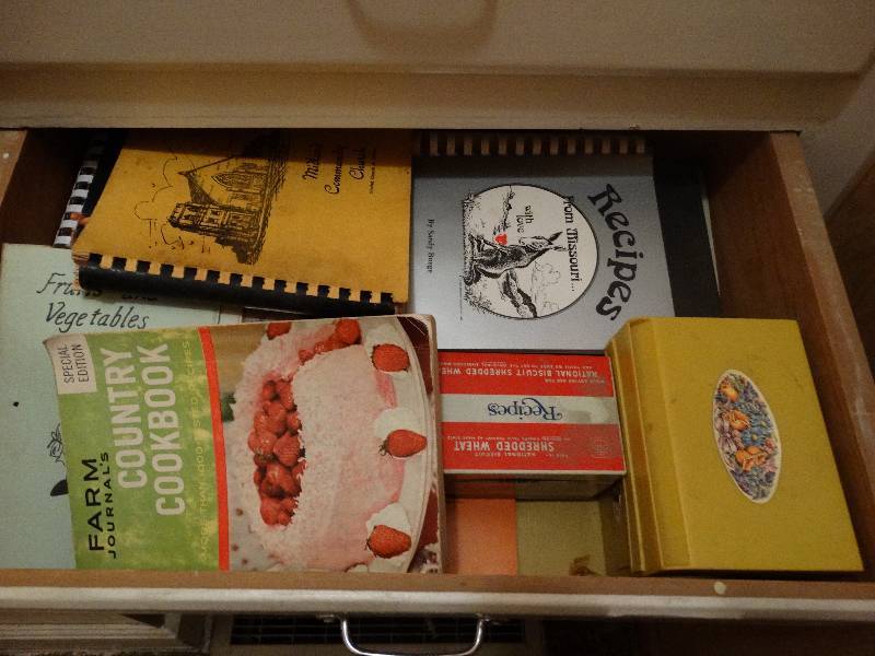 lot 331 image: Lot of various cook books