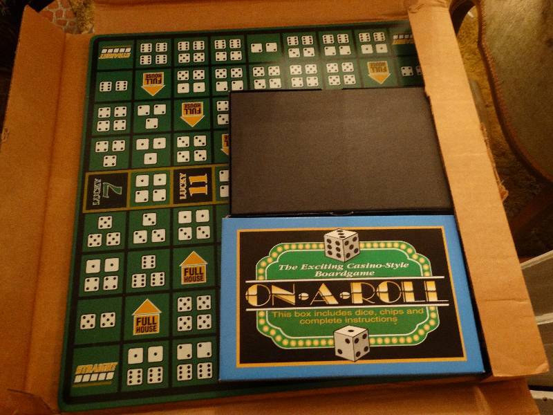lot 341 image: Casino style board game in box