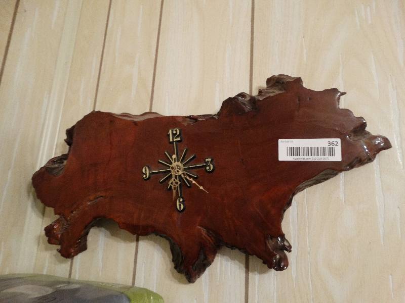 lot 362 image: Tree slab wall clock