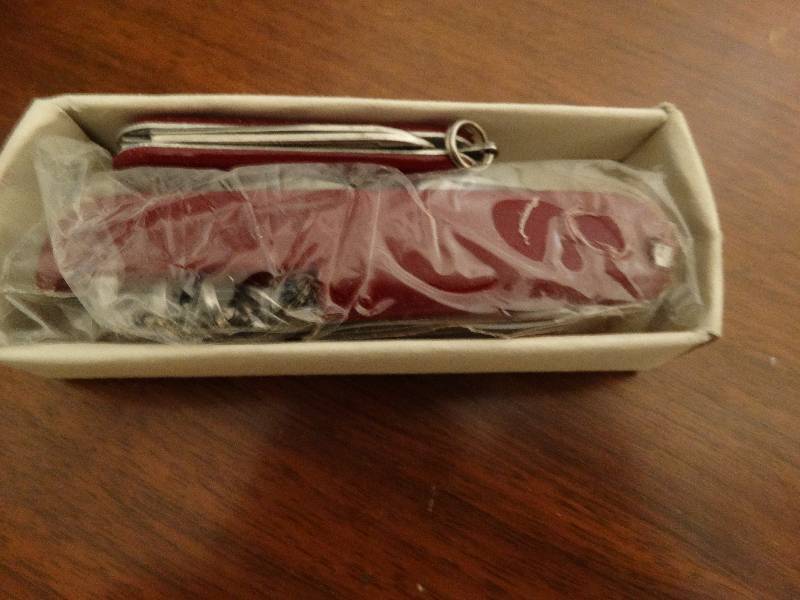 lot 376 image: 2 swiss army knives