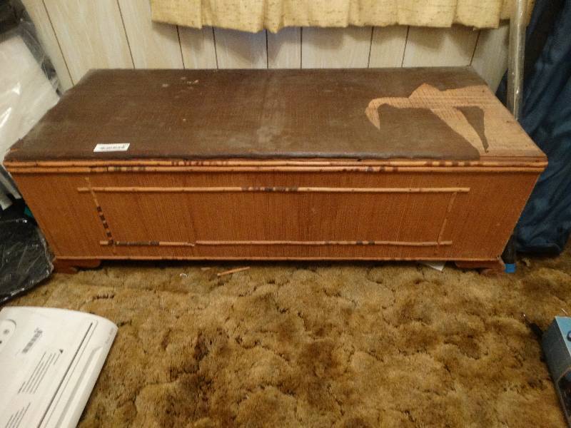 lot 422 image: Vintage wood trunk w contents
