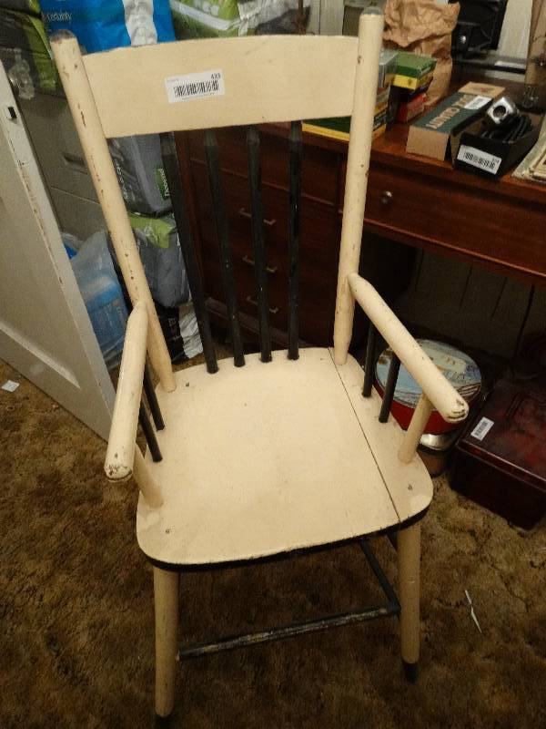 lot 433 image: Antique high chair