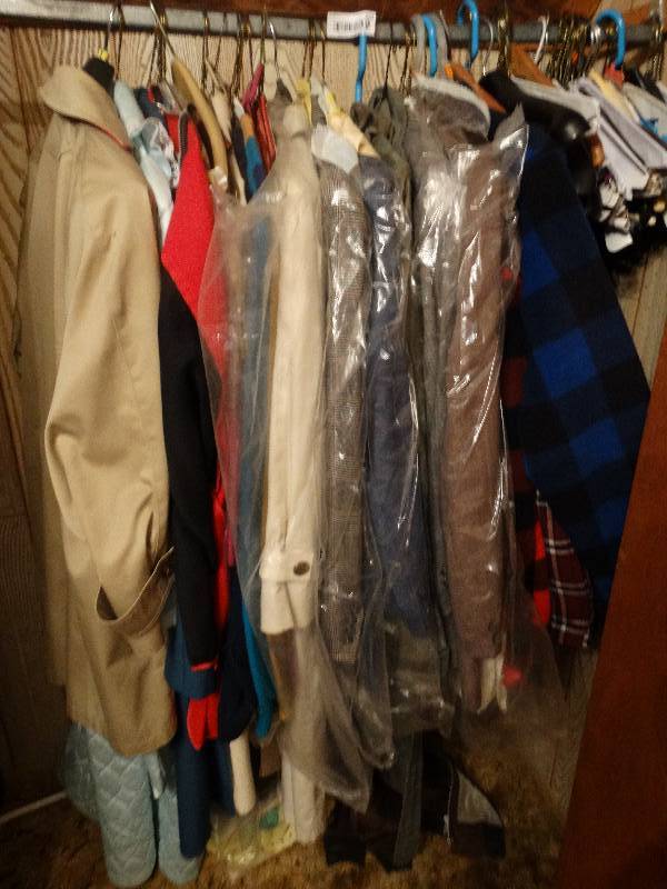 lot 434 image: Clothes in closet