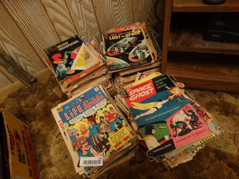 lot 456 image: Large lot of OLD comic books- 1960s- 1970s
