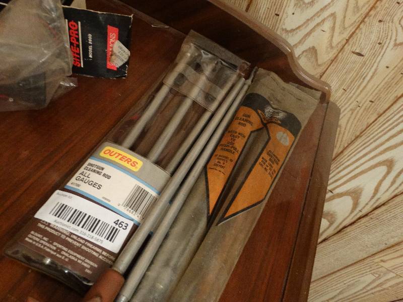 lot 463 image: 2 gun cleaning kits