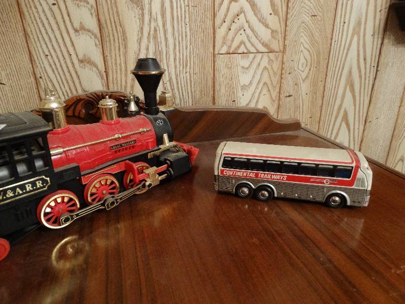 lot 465 image: Toy train old metal toy bus