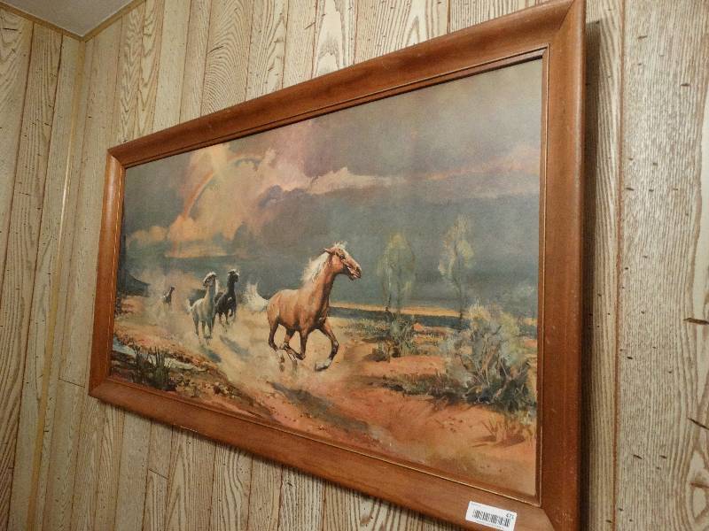 lot 471 image: Lg framed horse print