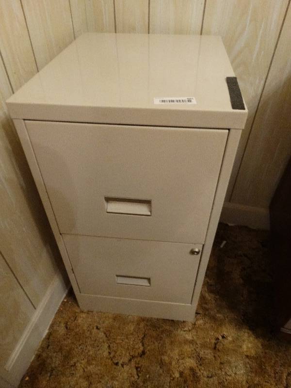 lot 485 image: 2 dr metal file cabinet