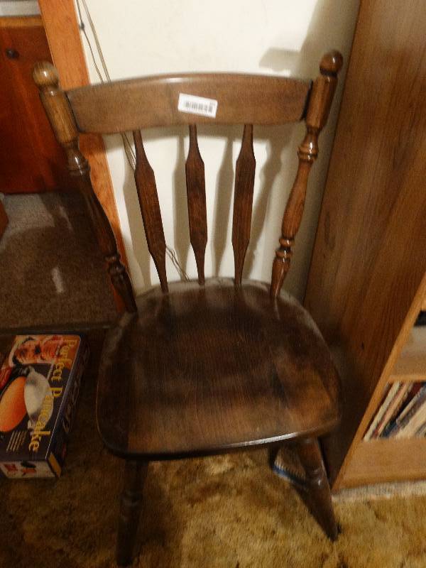lot 491 image: Wood dining chair