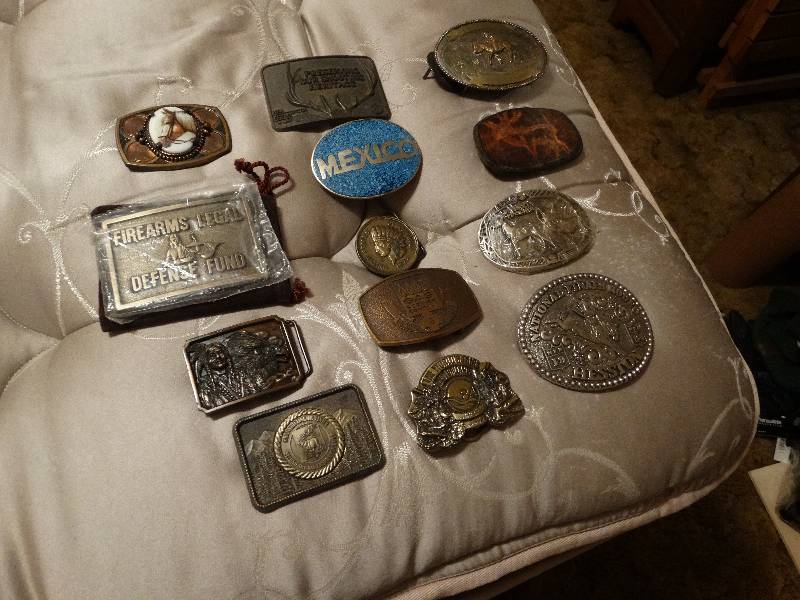 lot 494 image: Lot of 13 various belt buckles